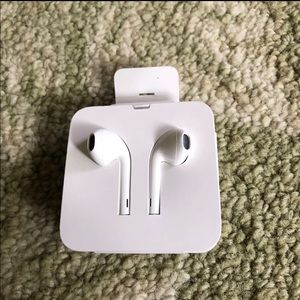 Apple EarPods with lighting connection